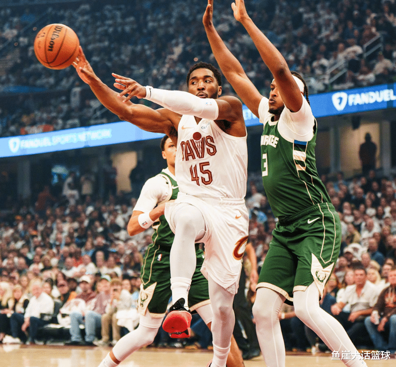 关于爵士险胜勇士，米切尔点燃赛场的信息